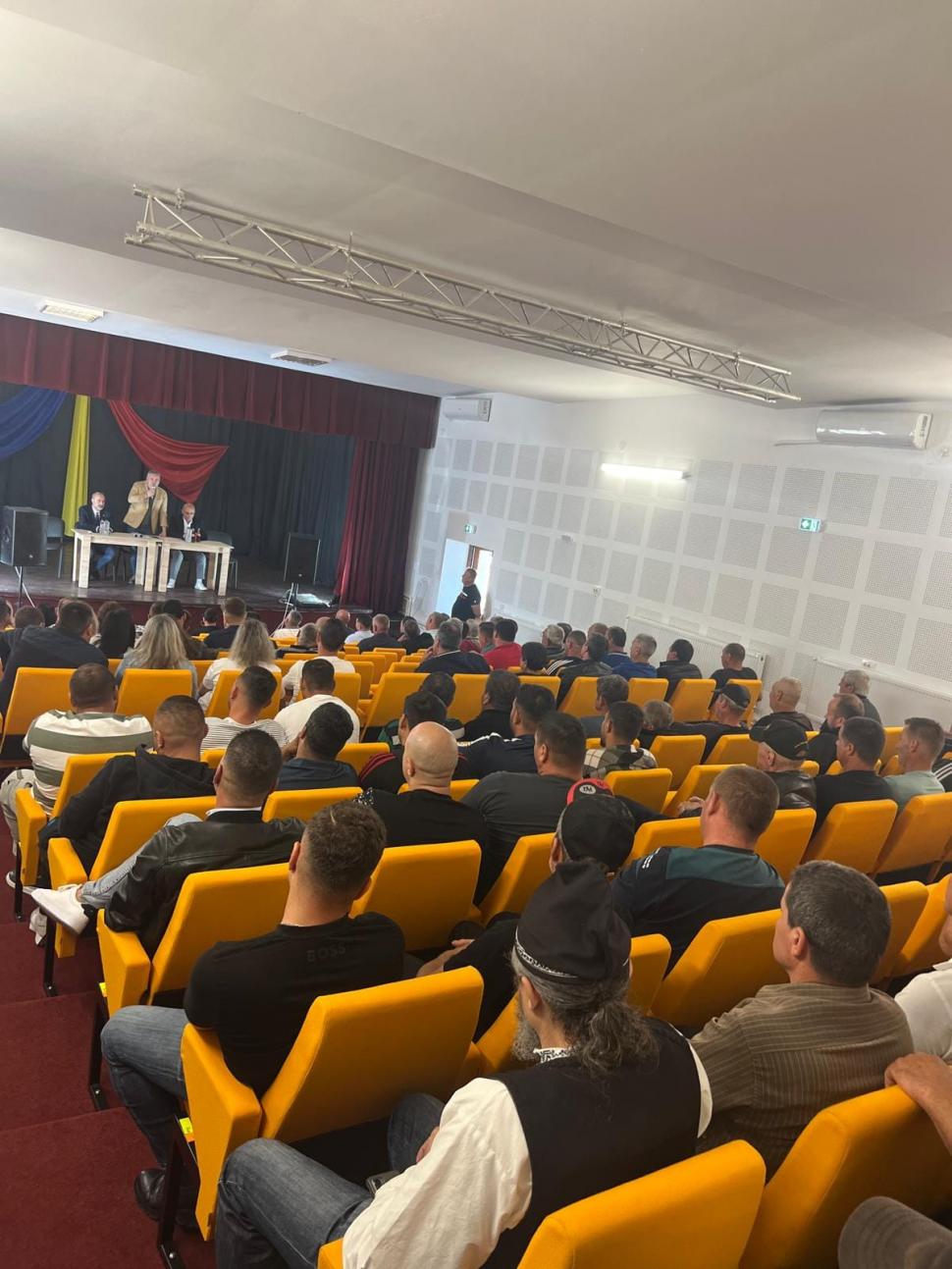 De ziua lui, ministrul Agriculturii, Florin Barbu, a fost alături de fermierii din Izbiceni, Olt 899732