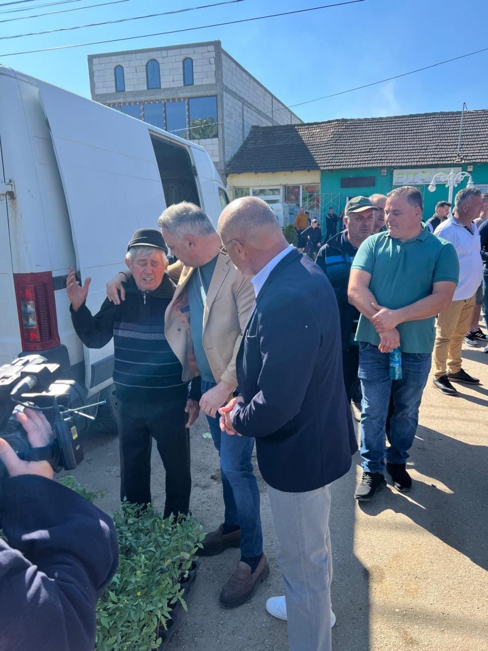 De ziua lui, ministrul Agriculturii, Florin Barbu, a fost alături de fermierii din Izbiceni, Olt 899737