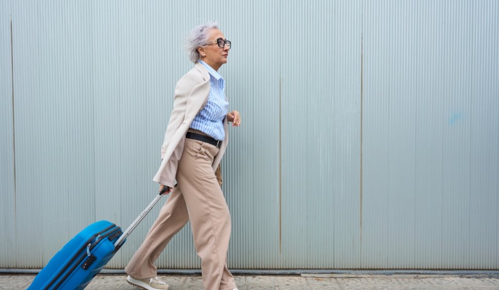 Păţania unei femei de 101 ani care nu îşi mai poate lua bilete de avion din cauza vârstei
