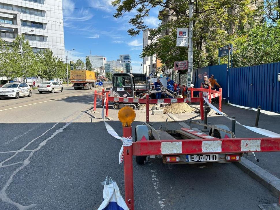 Accident în București, între un autobuz și un autoturism. Mai mulți pasageri au ajuns la spital 899844