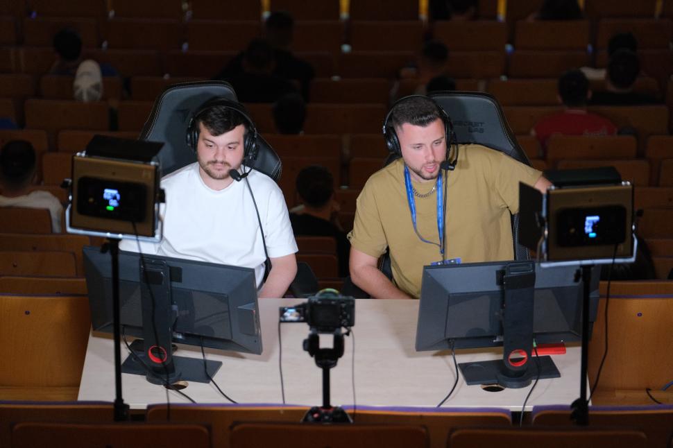 A început Poli E-Fest, cel mai mare eveniment de gaming din România: "Trebuie să joci mult, să te antrenezi zilnic" 899976