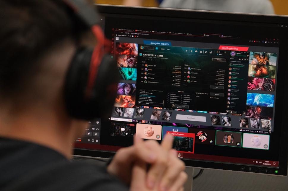 A început Poli E-Fest, cel mai mare eveniment de gaming din România: "Trebuie să joci mult, să te antrenezi zilnic" 899978