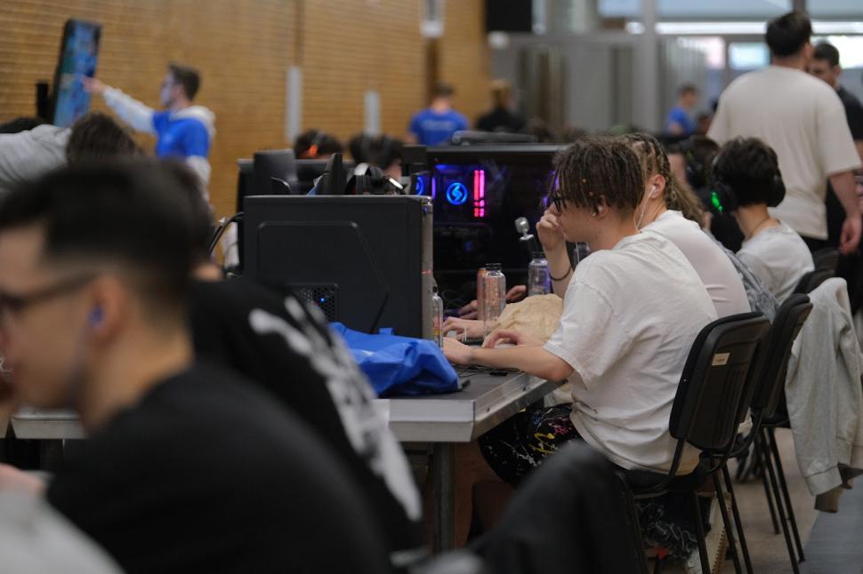 A început Poli E-Fest, cel mai mare eveniment de gaming din România: "Trebuie să joci mult, să te antrenezi zilnic" 899979