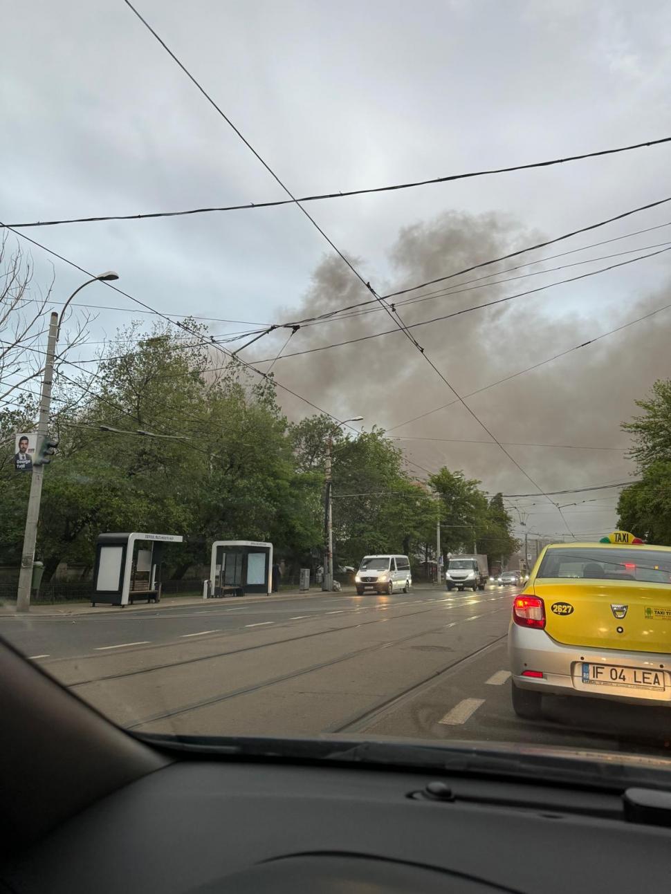 Incendiu puternic în București! Degajări mari de fum, după ce o hală a luat foc | S-a transmis mesaj RO-Alert: "Evitați zona!" 899993