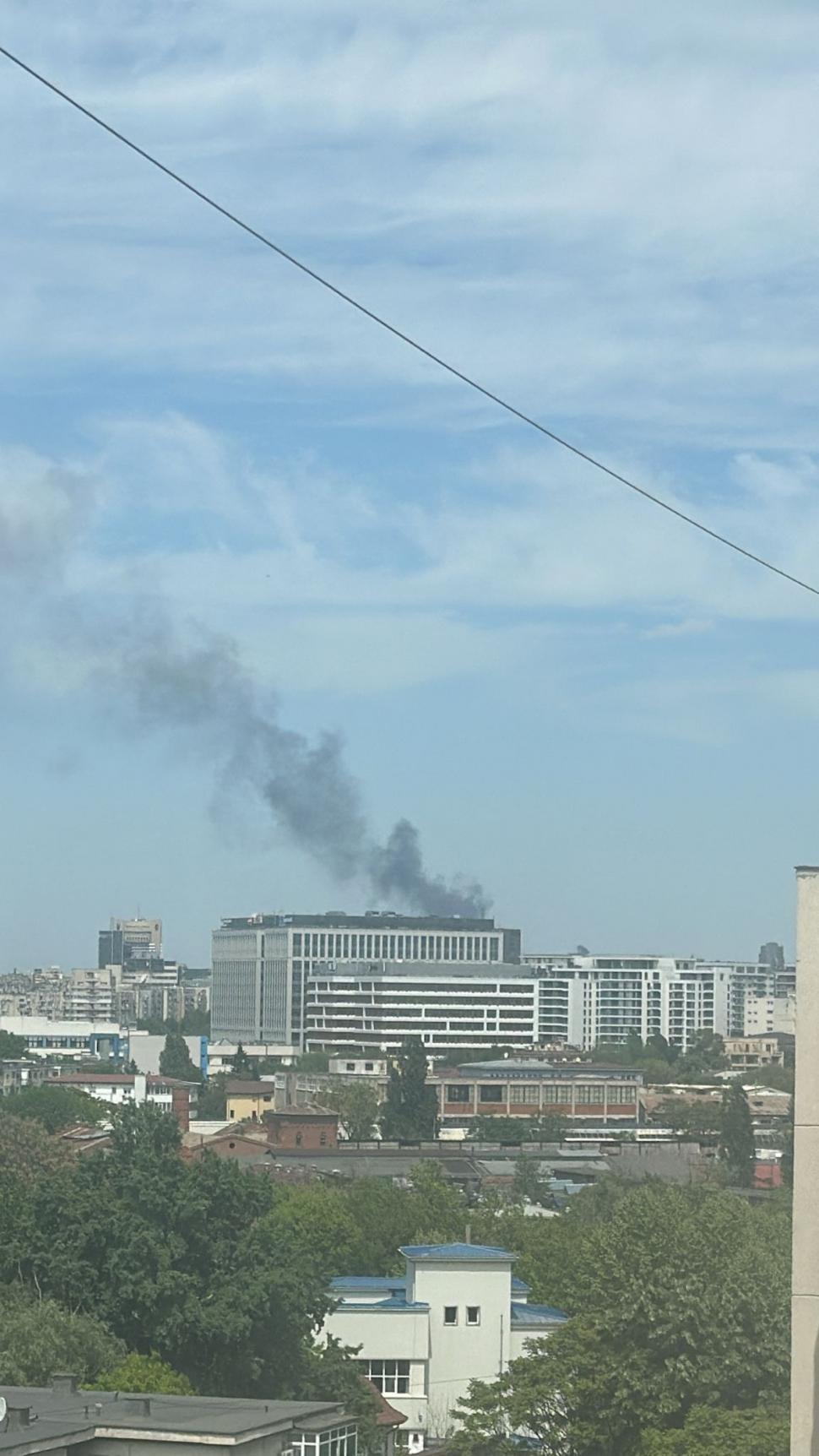 Incendiu puternic în cartierul Aviației din București 899861