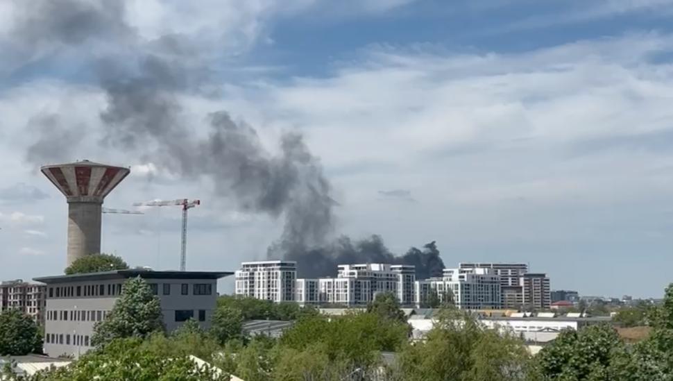 Incendiu puternic în cartierul Aviației din București 899864