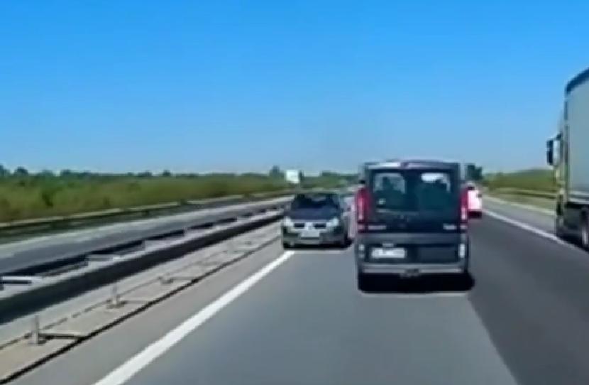 Șofer filmat în timp ce conducea pe contrasens, pe autostrada București-Pitești. Polițiștii au rămas surprinși când au văzut cine era la volan 899956