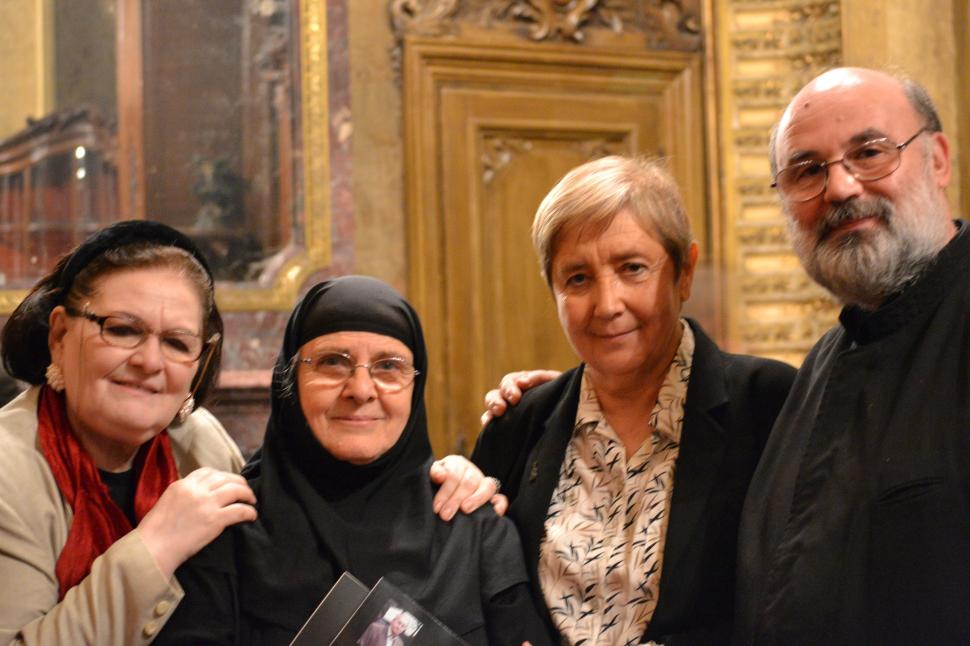 A murit măicuța Anastasia de la Mănăstirea Nera. A fost o celebră cântăreața pe vremea lui Nicolae Ceaușescu 900086