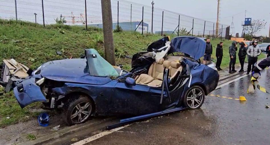Un șofer cu BMW a pierdut controlul volanului și a murit, după ce s-a răsturnat de mai multe ori cu mașina, la Mangalia. O altă victimă a ajuns la spital 900062