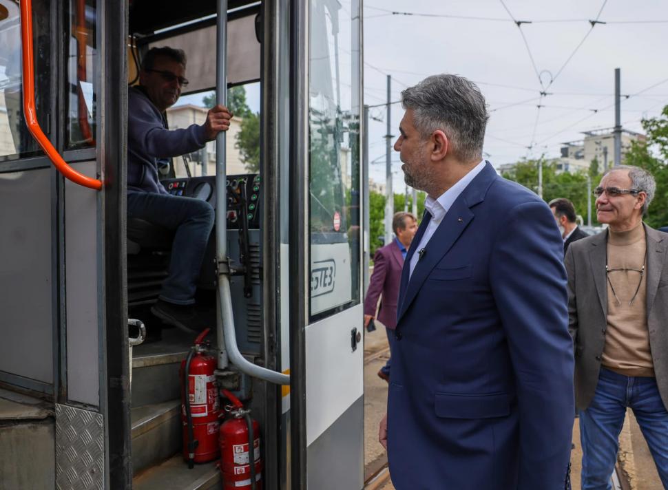 Marcel Ciolacu şi Gabriela Firea, vizită de 1 Mai la depoul Dudeşti din Capitală: "După ce am depășit Ungaria, sunt convins că putem ajunge și Polonia" 900282