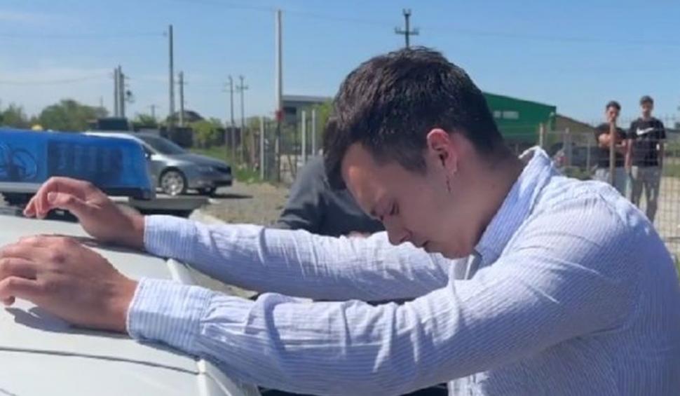 Șoferul suspect că a omorât un om, la Suceava, a fost ridicat de polițiști din poarta vilei sale | Avocat: "Nu știe cum s-a întâmplat. S-a trezit, pur și simplu, acasă!" 900286