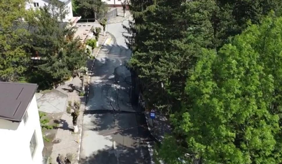 Mesaj RO-Alert în Slănic Prahova! Autoritățile cer oamenilor să evacueze zona în care s-a surpat strada 900481