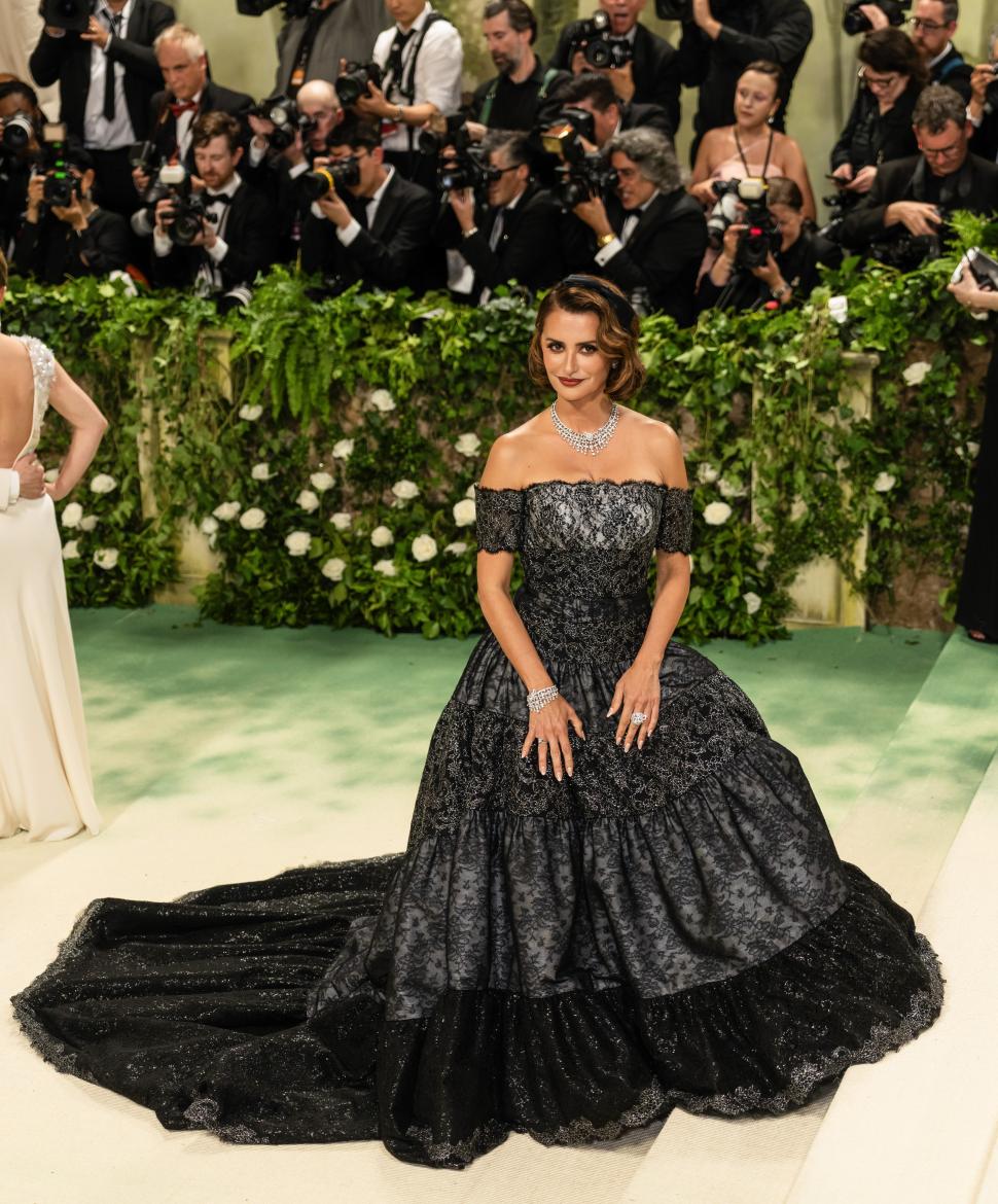 Met Gala 2024. Ținutele extravagante purtate de celebrități la cel mai mare eveniment de modă al anului 900995