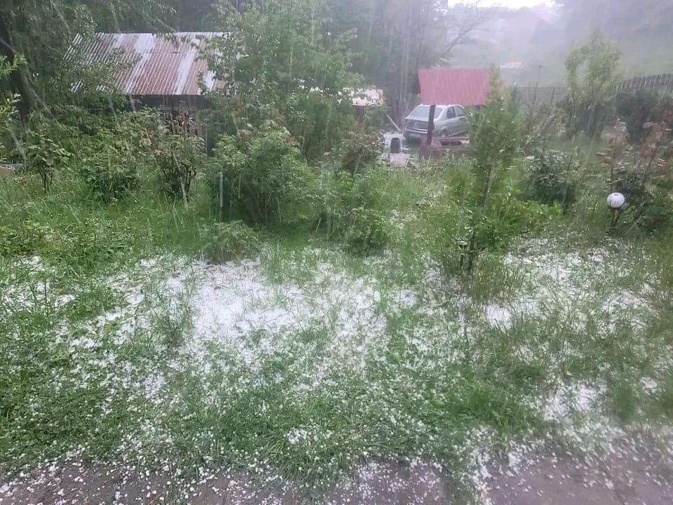 Vremea rea a făcut ravagii în țară: străzi inundate, case distruse | ”În 42 de ani, e prima oară când văd așa ceva. Mi-a distrus tot” 900980