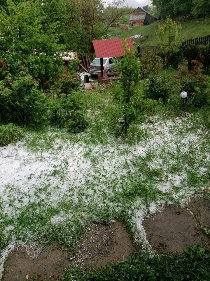 Vremea rea a făcut ravagii în țară: străzi inundate, case distruse | ”În 42 de ani, e prima oară când văd așa ceva. Mi-a distrus tot” 900981