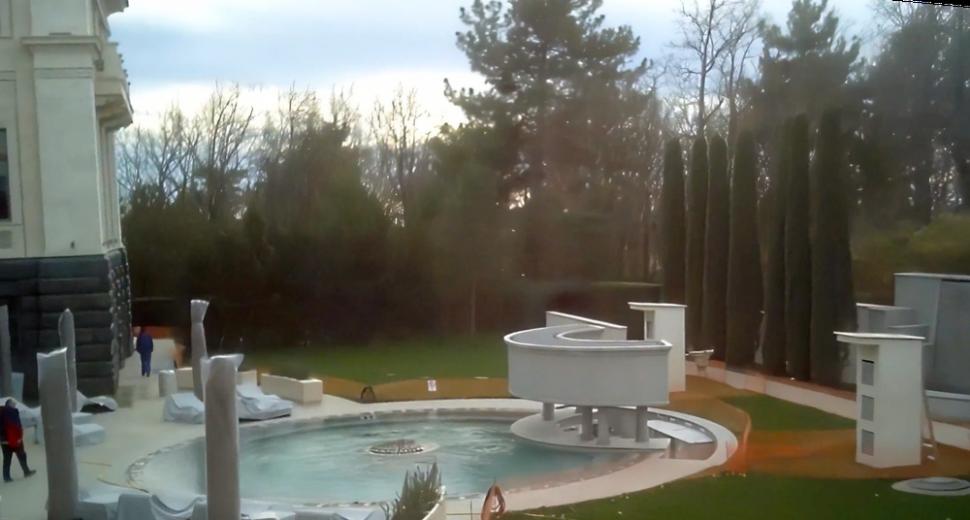 Imagini filmate cu camera ascunsă în palatul lui Putin la Marea Neagră | Construcția e plină de echipamente "Made in USA" 901220