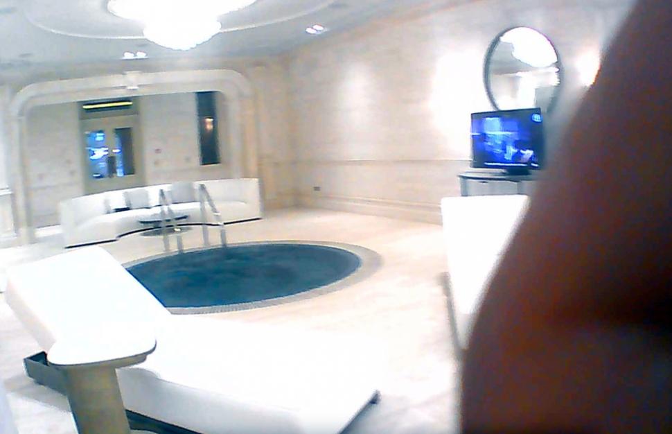 Imagini filmate cu camera ascunsă în palatul lui Putin la Marea Neagră | Construcția e plină de echipamente "Made in USA" 901223