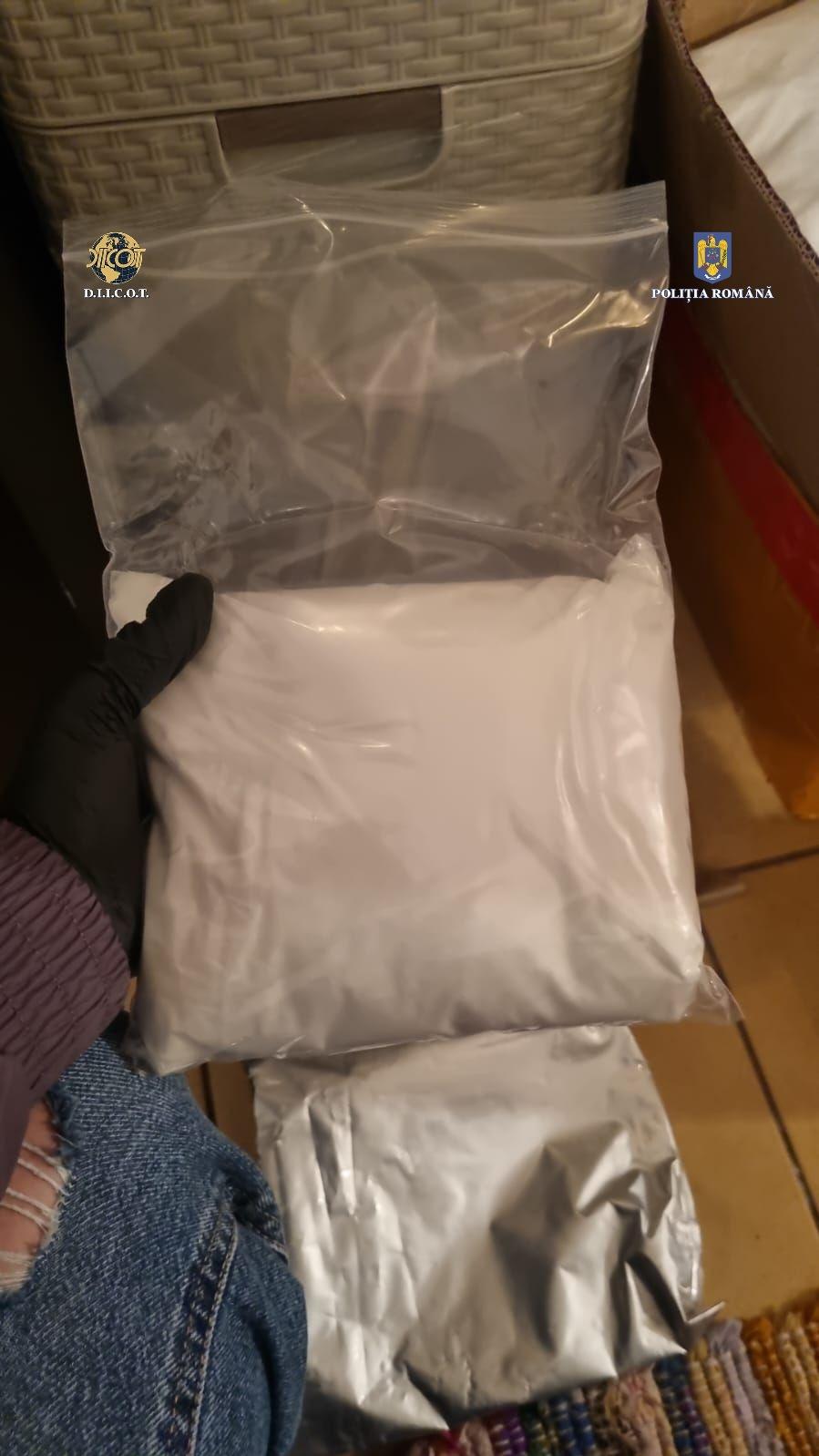 Fabrică ilegală de substanțe dopante, descoperită de polițiști, în Argeș | Prejudiciu de 2,1 milioane de euro 901531