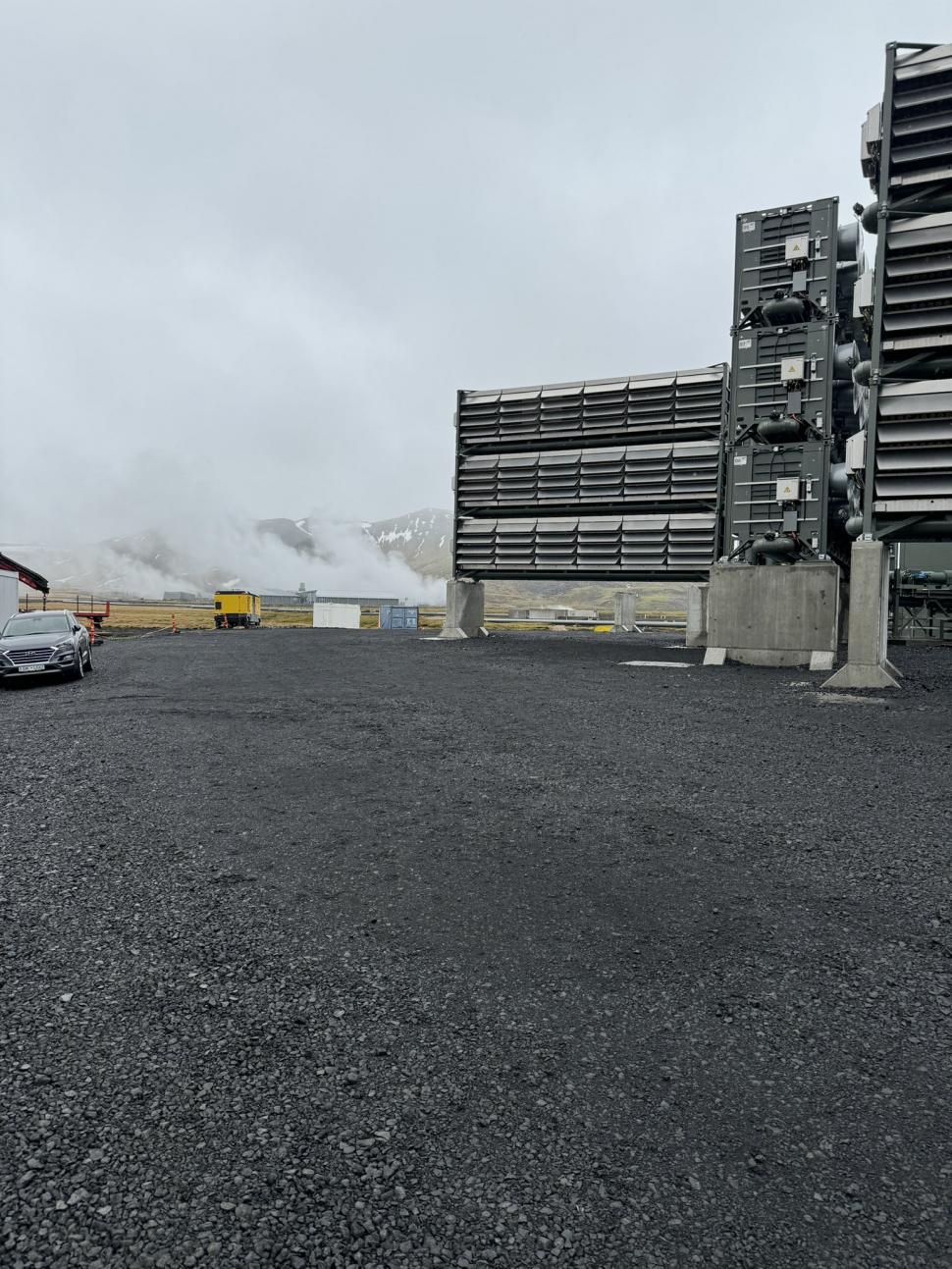 A intrat în funcțiune "Mamutul", cel mai mare aspirator planetar! Curăță aerul și trimite carbonul în pământ, dar activiștii de mediu îl critică 901431