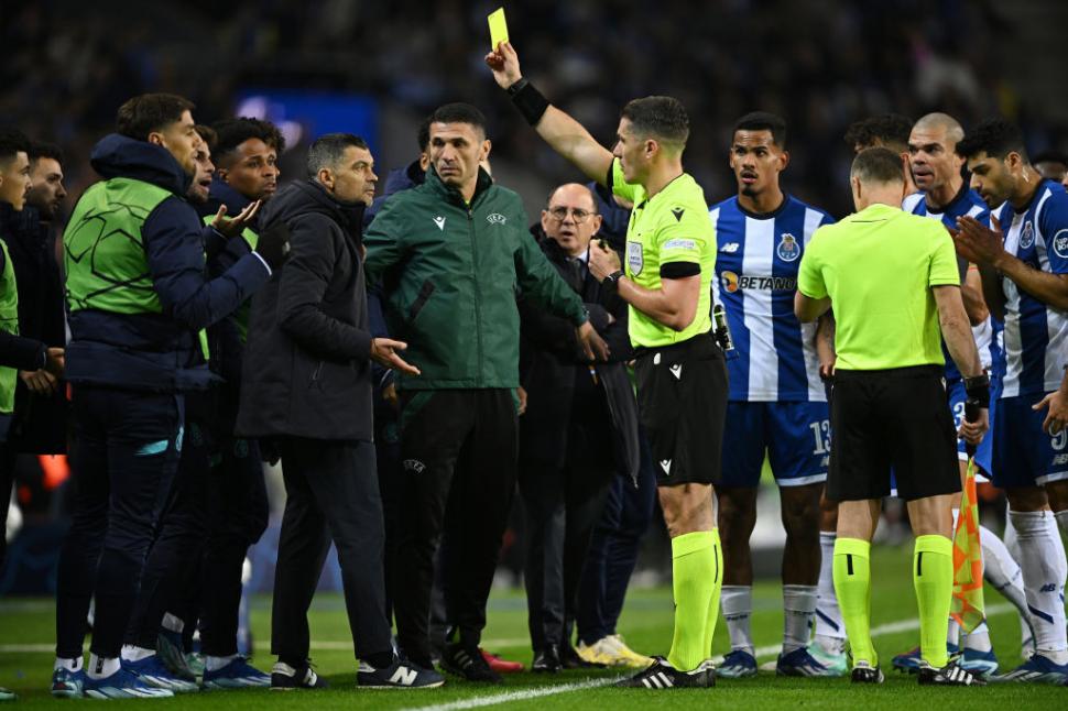 Un român va arbitra finala Europa League. Anunţul UEFA 902039