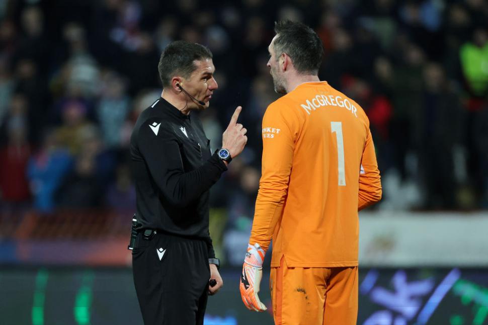 Un român va arbitra finala Europa League. Anunţul UEFA 902042