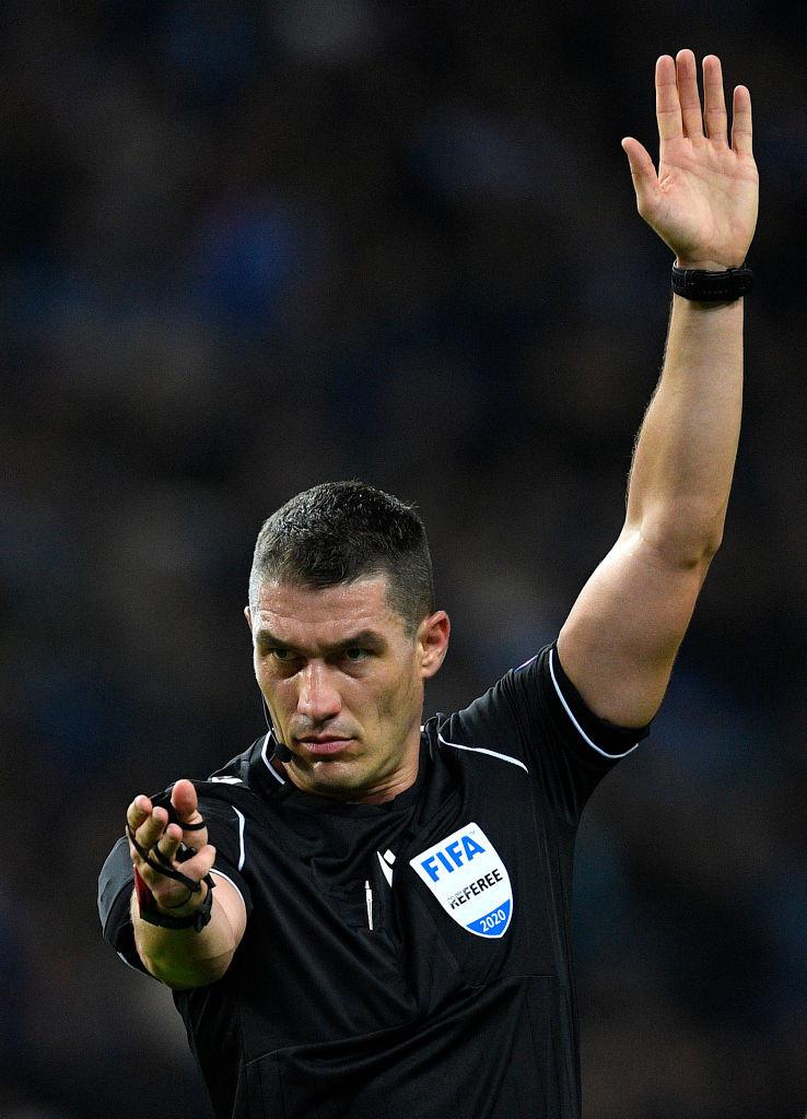 Un român va arbitra finala Europa League. Anunţul UEFA 902043