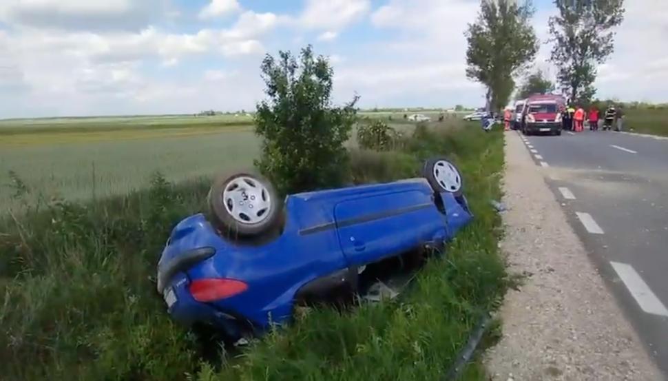 Accident grav la Costești. Un preot a murit pe loc iar un altul a ajuns în stare gravă la spital 902180