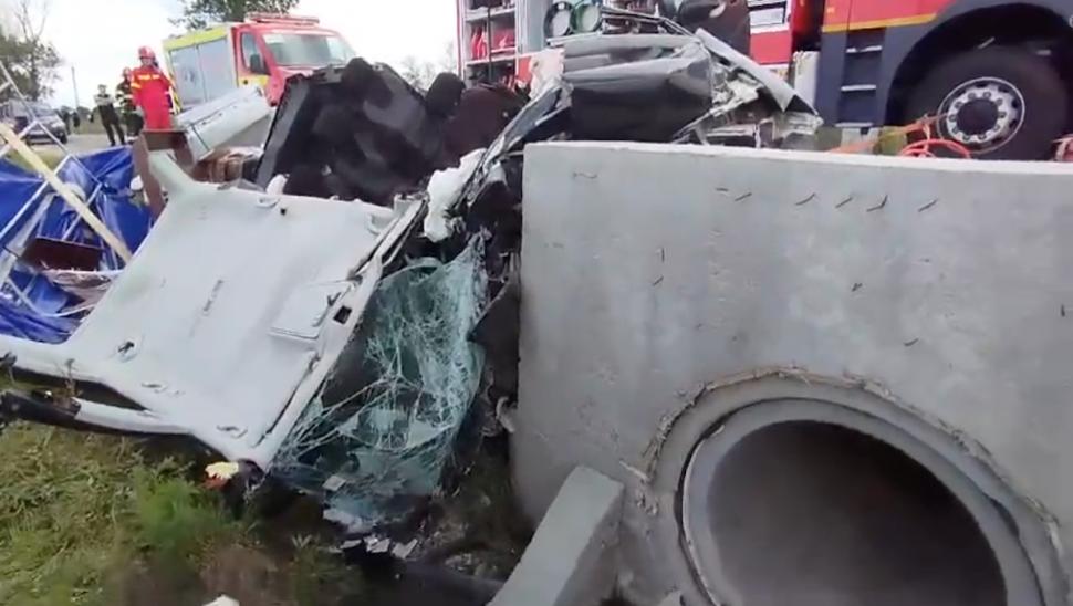 Accident grav la Costești. Un preot a murit pe loc iar un altul a ajuns în stare gravă la spital 902184