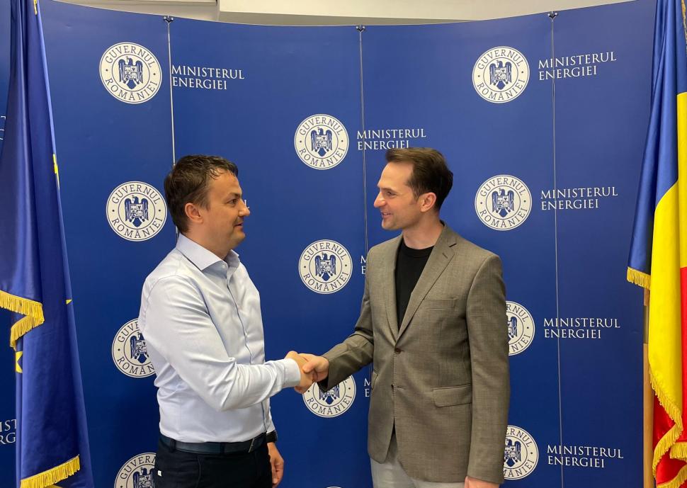 Ministrul Energiei a semnat o nouă finanțare pentru construirea de panouri solare pentru consum propriu 902226