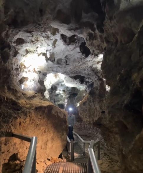 O nouă destinație turistică spectaculoasă în România. Circuitul de peşteri are sistem de iluminare și monitorizare 902273