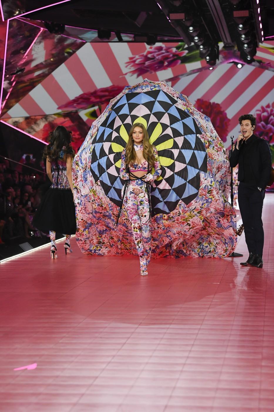 Celebra paradă de modă Victoria's Secret revine, după o pauză de şase ani: "Va oferi exact ce au cerut clienţii noştri" 902507