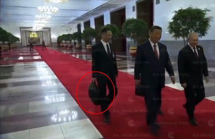 Mesaj atomic pentru Occident: Vladimir Putin și Xi Jinping și-ar fi luat cu ei valizele nucleare la întâlnirea de la Beijing 902592