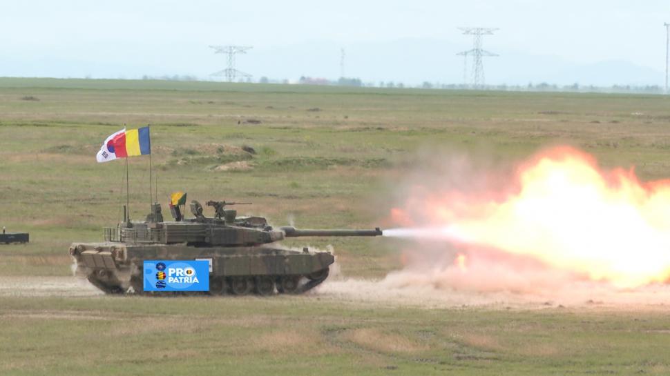 Imagini cu tancul K-2 Black Panther, ajuns în România. Trageri demonstrative într-un poligon din Galați 902645