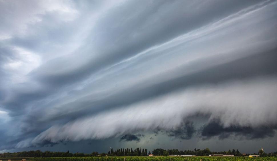 Alertă meteorologică în România, se apropie ciclonul. Mihai Huştiu, ANM: "Atenție la acest interval, în care instabilitatea va apărea peste tot în țară. Vor fi fenomene intense" 902961