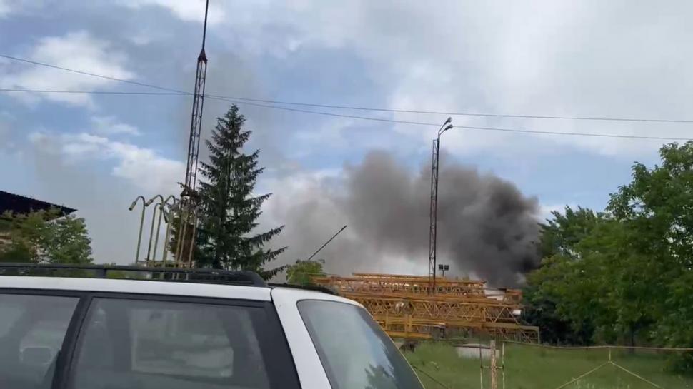 Incendiu puternic într-o parcare plină cu TIR-uri, la Timişoara. Peste 100 de cauciucuri au ars ca o torță | Intervin pompierii 902980