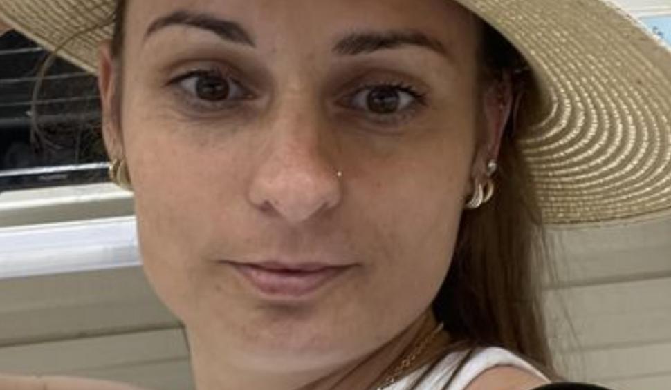 O româncă şi-a pus capăt zilelor în Spania, în faţa celor doi copii. Femeia suferea de depresie 903020