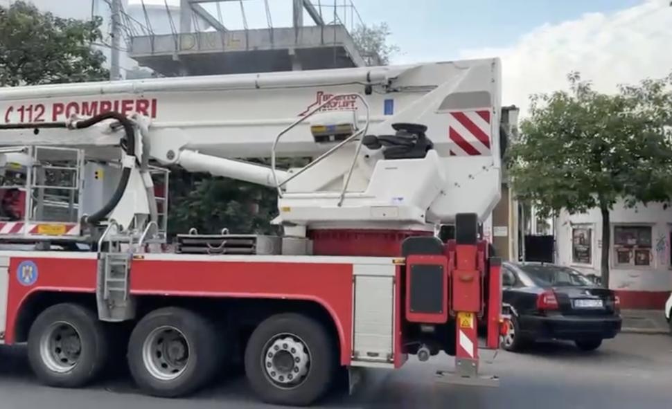 Incendiu puternic, cu degajări mari de fum, lângă stadionul Dinamo București 903214