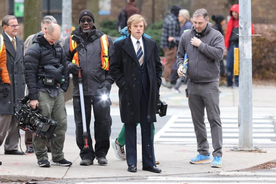 "Dacă eram în baie, îl ascultam": Actorul român Sebastian Stan a povestit, la Cannes, cum s-a pregătit pentru rolul lui Trump în noul film 903382