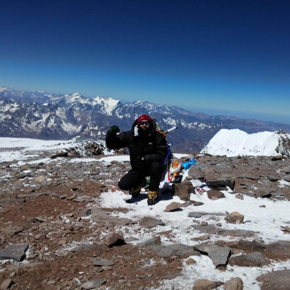 Un alpinist român a murit într-o tabără de pe Everest. Ghidul lui l-a găsit fără suflare, în cort 903436