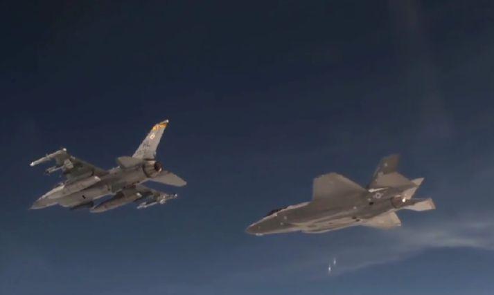 "Nu știe că sunt femeie!" | "Sirena", femeia pilot care zboară cu cel mai puternic avion de luptă din lume 903517