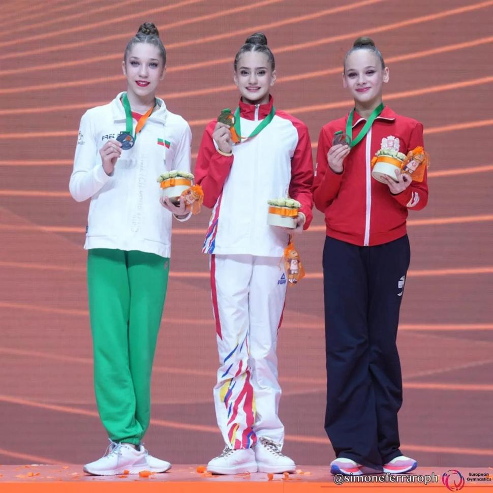 Performanță uriașă pentru România. Amalia Lică a cucerit trei medalii de aur la Campionatele Europene de Gimnastică Ritmică  903881