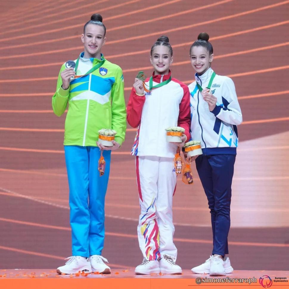 Performanță uriașă pentru România. Amalia Lică a cucerit trei medalii de aur la Campionatele Europene de Gimnastică Ritmică  903884