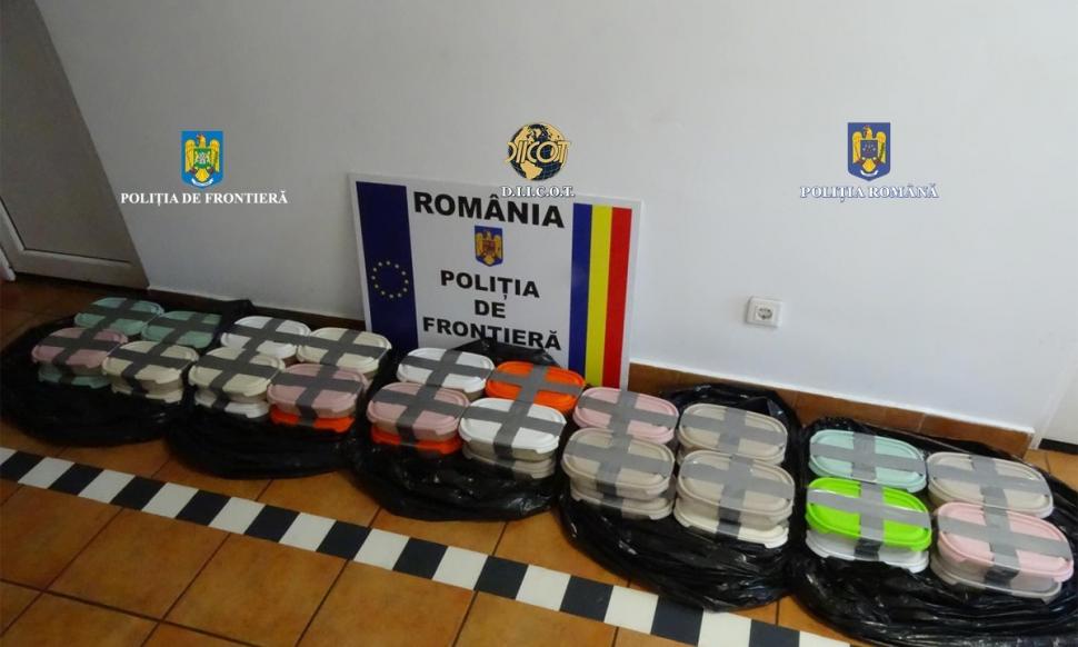 Şofer de TIR prins cu 40 de kilograme de droguri. Le-a ascuns în uşile camionului 903962