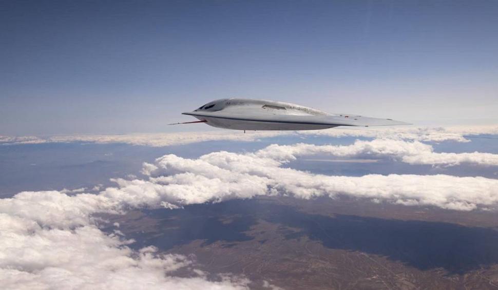 Imagini cu B-21 Raider, noul bombardier invizibil al Americii 904213