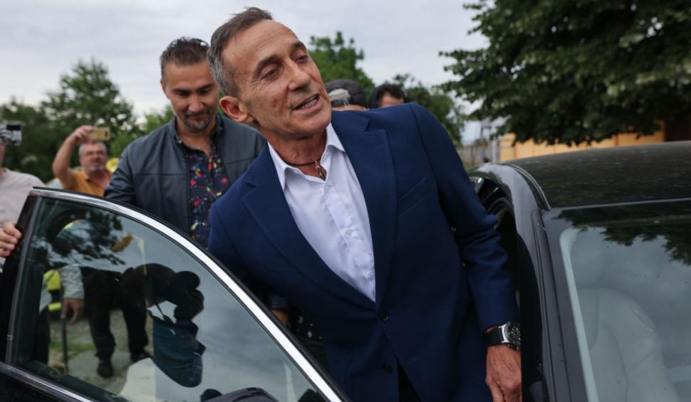 Momentul în care Radu Mazăre iese din închisoare. Roxana, soţia sa, a anunţat că este însărcinată 904374