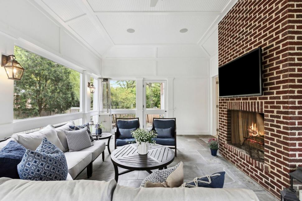 Celebra casă din "Singur Acasă” a fost scoasă la vânzare. Suma uriaşă cerută de proprietar 904633