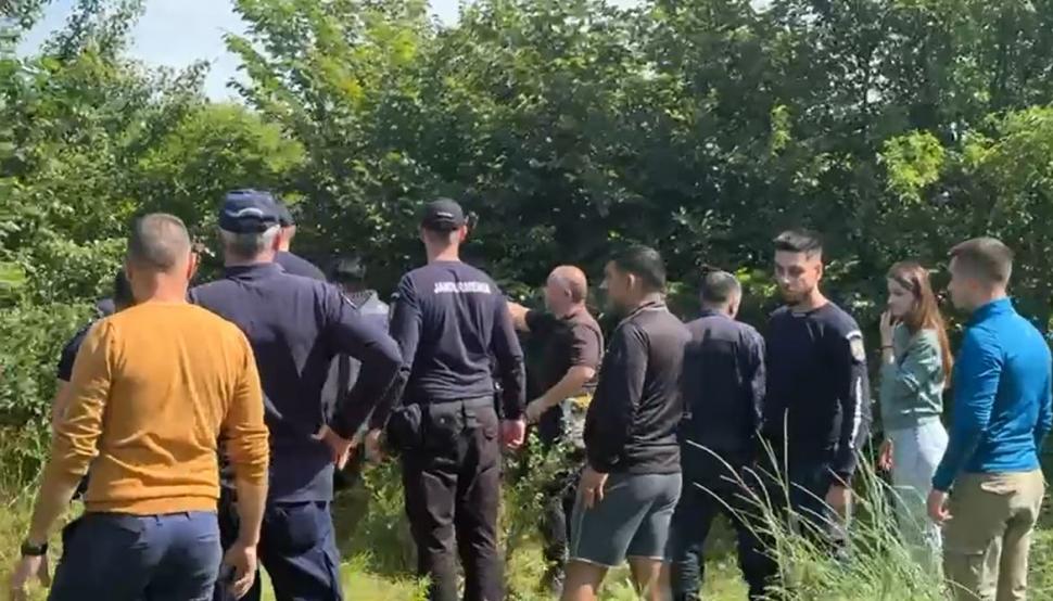 "Verişorul de 15 ani nu a acţionat singur, cred că a avut complice un adult". Mama Raisei, fetiţa de 2 ani găsită moartă în Dolj, primele declaraţii după întoarcerea în România 904727