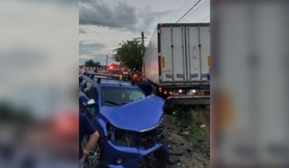 Opt persoane rănite, după ce două camioane şi o maşină s-au ciocnit violent, în localitatea Ciba din Mureş 904951