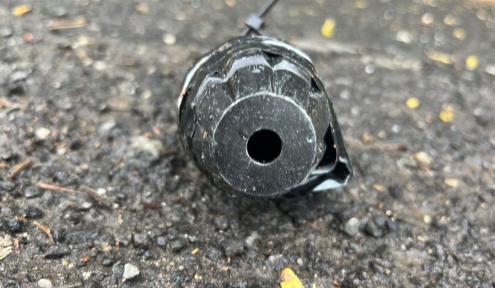 "Grenada" găsită pe o stradă din București, în urma căreia o școală a fost evacuată, este o machetă din metal