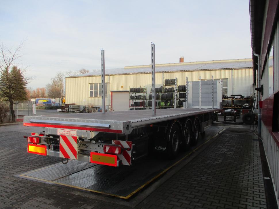 Evo Trailers: competitor în piaţa vânzărilor de remorci şi semiremorci pentru transportul de mărfuri 904987